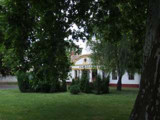 A pölöskefői Pálffy kúria ma többfunkciós faluház.JPG
